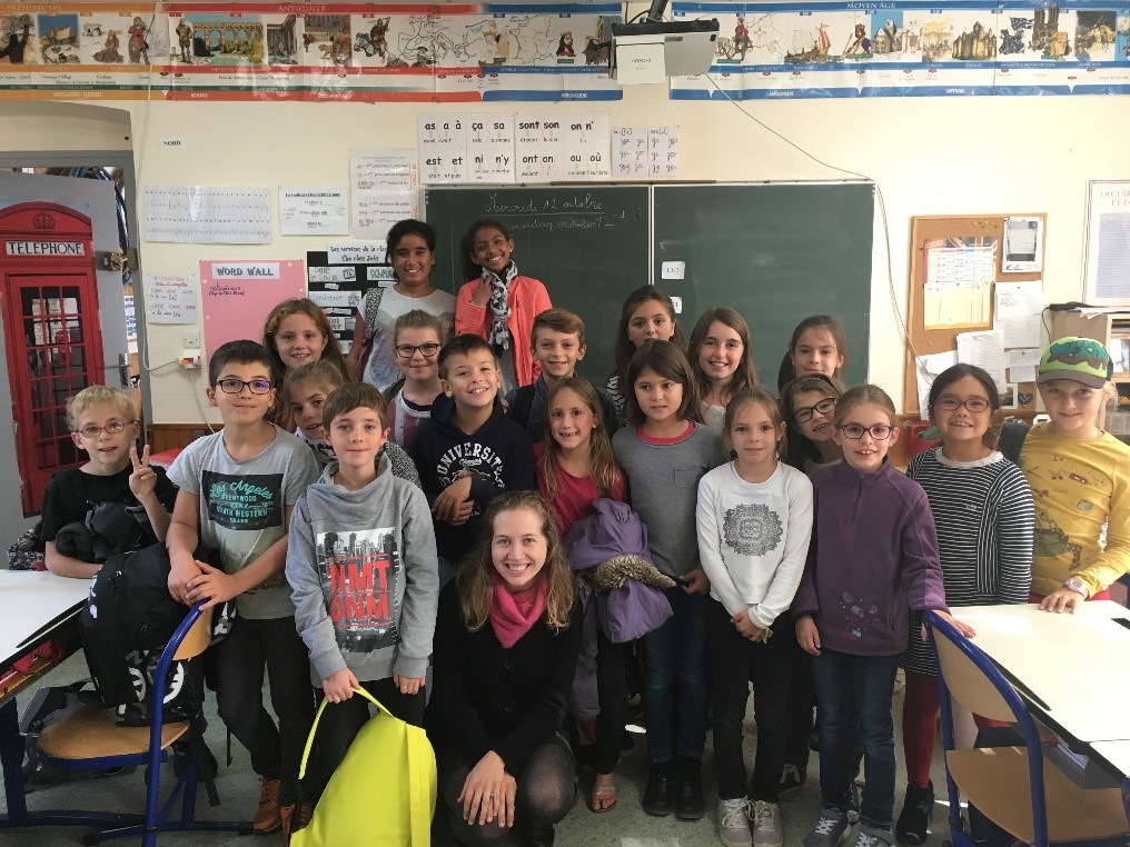 Ashley with primary class in Oriol-en-Royans