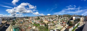 The deceivingly small hills of Valparaiso